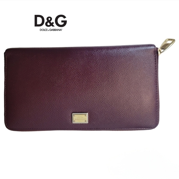 Dolce & Gabbana Handbags - Dolce & Gabbana Zipper Wallet